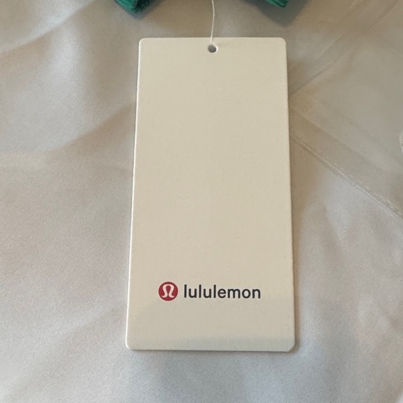 Lululemon Hotty Hot LR short - Picture 4 of 4